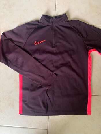Ensemble Nike M enfant couleur bordeaux et rose