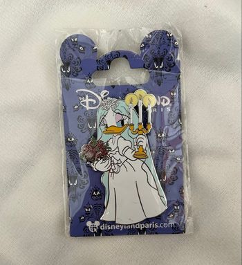 Pin’s Officiel Disneyland Paris Daisy Mariée