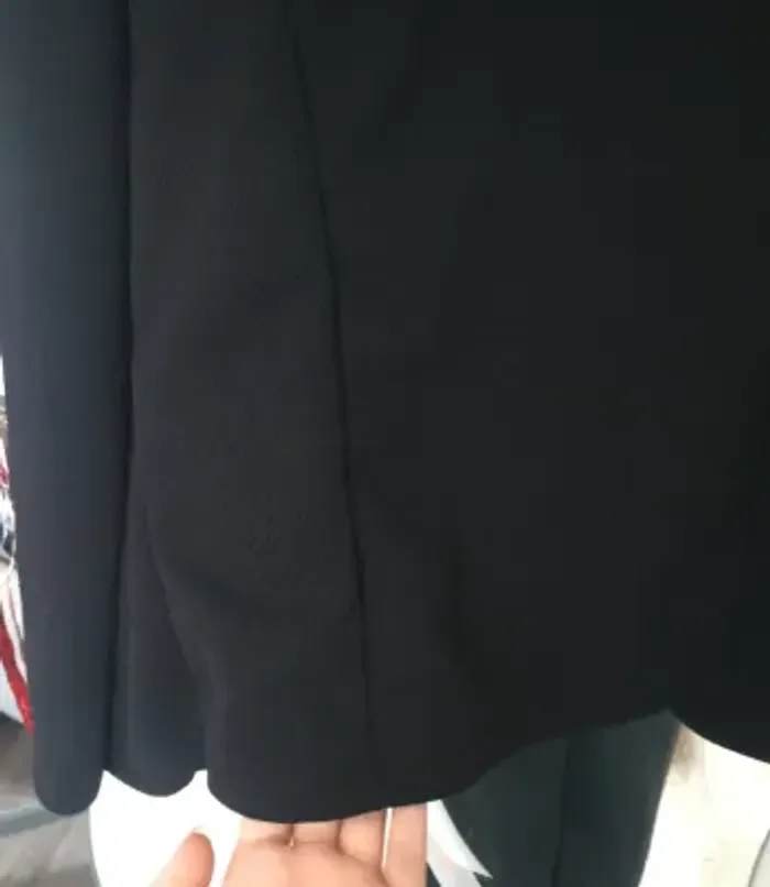 Veste noir avec détaille doré - photo numéro 6