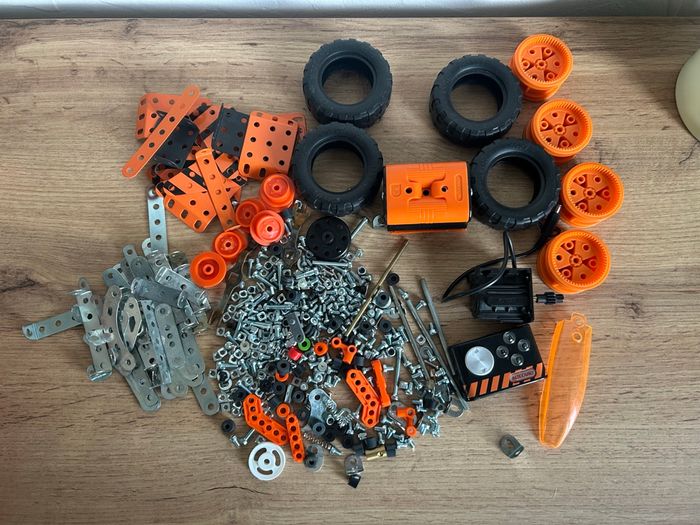 Lot de pièces Meccano