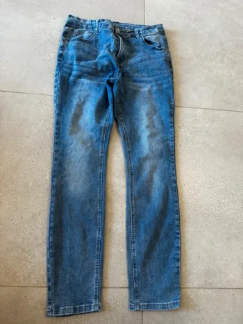 Jean bleu, très bon état, taille 40x100cm