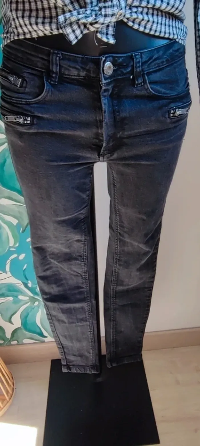 Jeans slim noire délavé taille 38