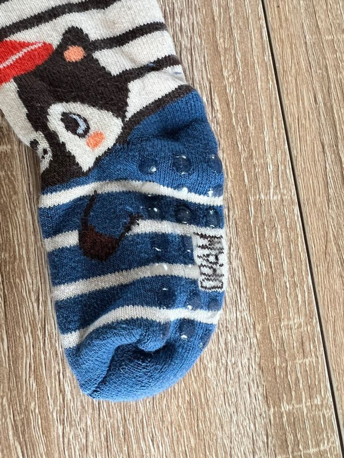 Lot 2 paires chaussettes bouclette antidérapantes T 19-22 - photo numéro 3