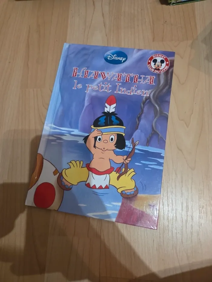 Livre disney hiawatha le petit indien