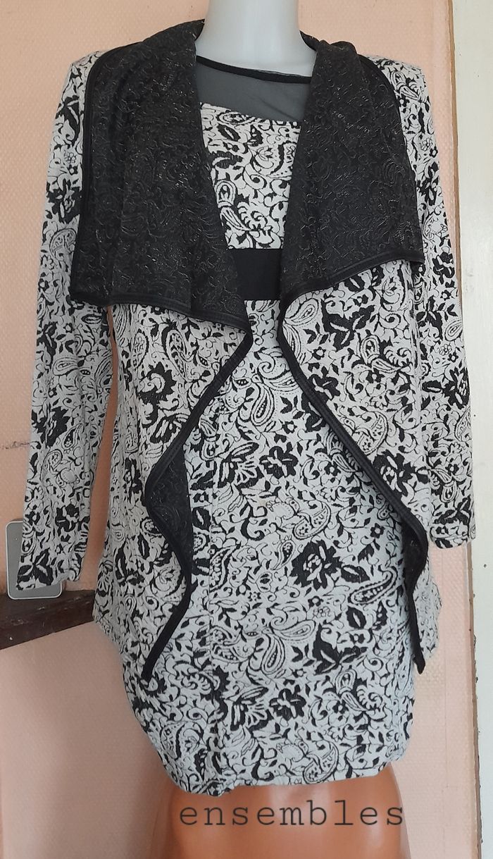 Ensembles robe avec gilet tul sur le dessus taille M