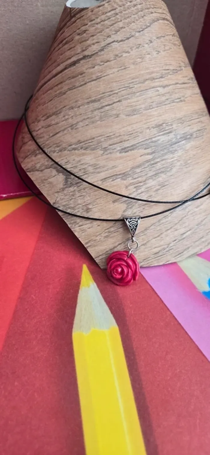 Collier petite rose rouge Fimo neuf - photo numéro 7