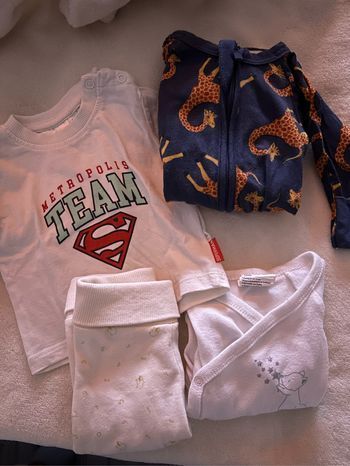 Petit lot vêtements 1 Mois
