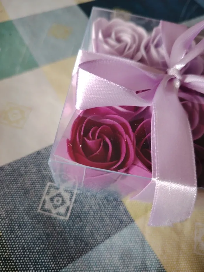 Lot de 9 savons en forme de rose - photo numéro 5