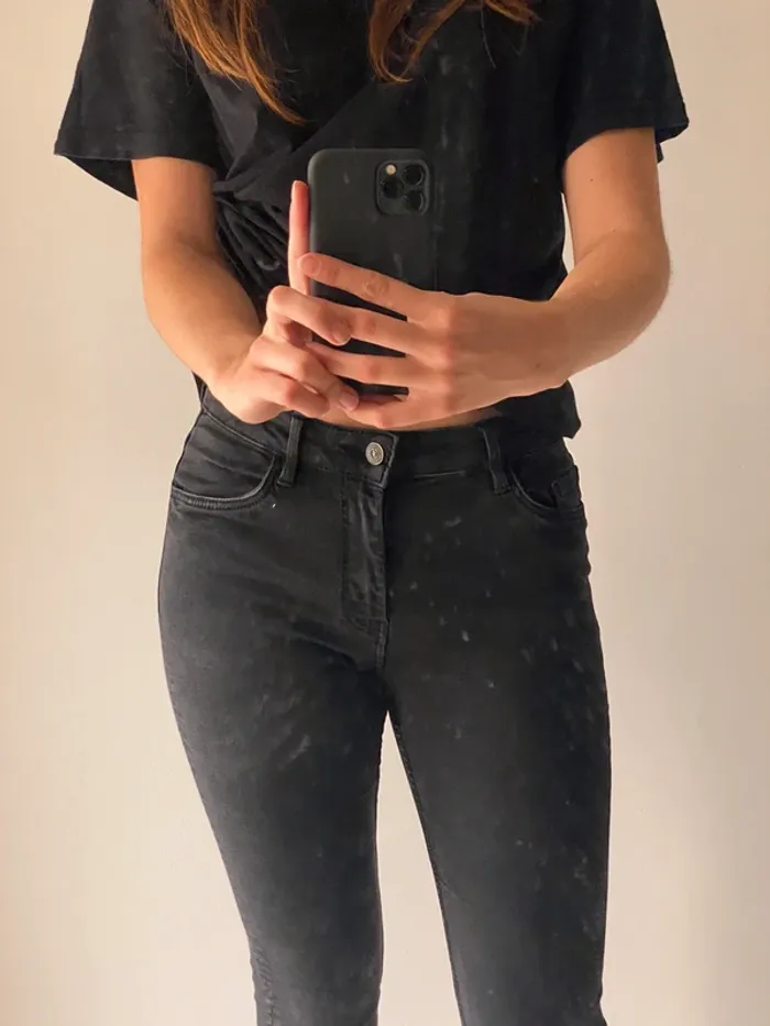 Pantalon noire - photo numéro 3