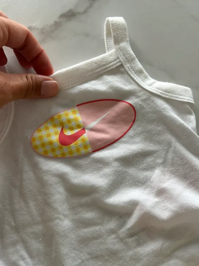 Ensemble Nike taille 3 mois - photo numéro 4