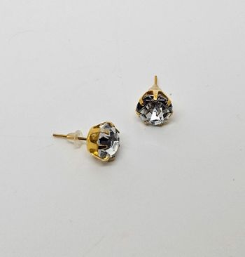 Paire de boucles d'oreilles. Neuve. 5D