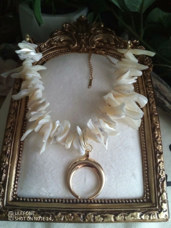 Collier bohème lune et nacre blanche - photo numéro 2