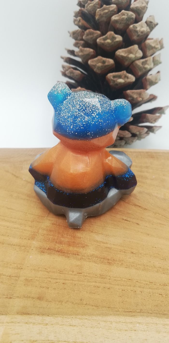 Ourson assis en résine - photo numéro 3