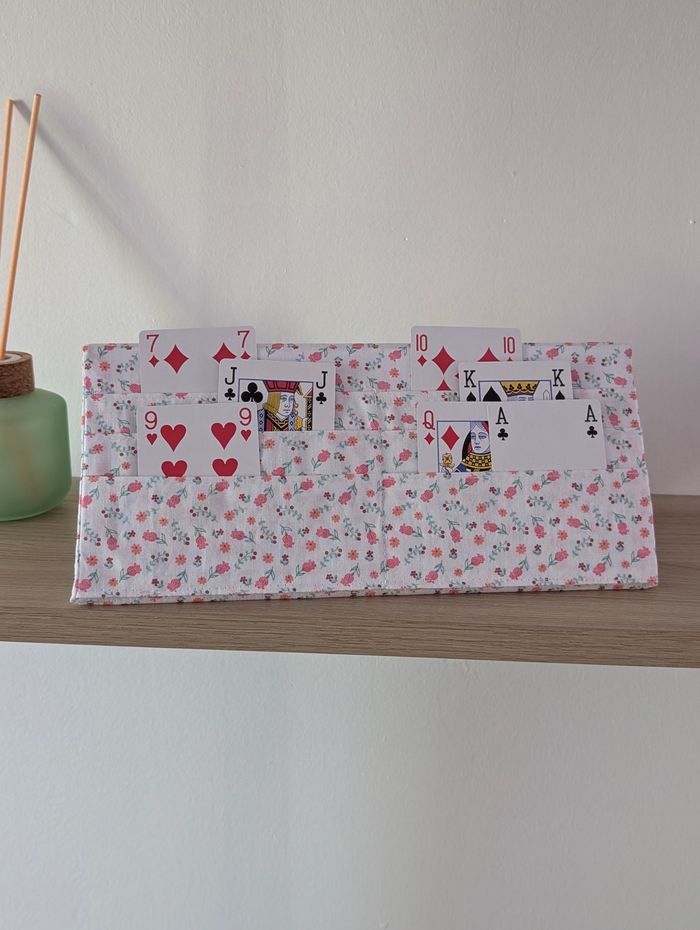 Porte cartes modèle blanc fleuri