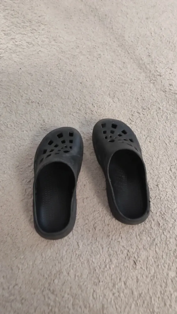 Claquettes style crocs - photo numéro 2