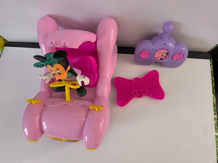 Cabriolet Rose avec figurine Minnie - photo numéro 4