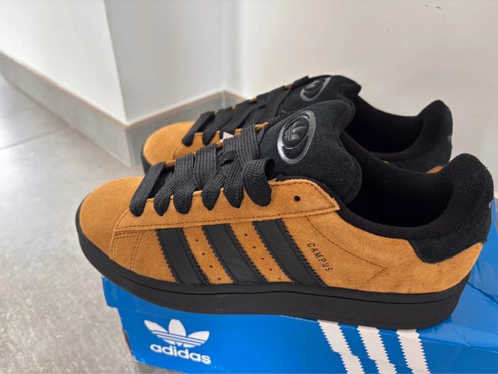 baskets Adidas Campus Neuves Taille 41 1/3 - photo numéro 2