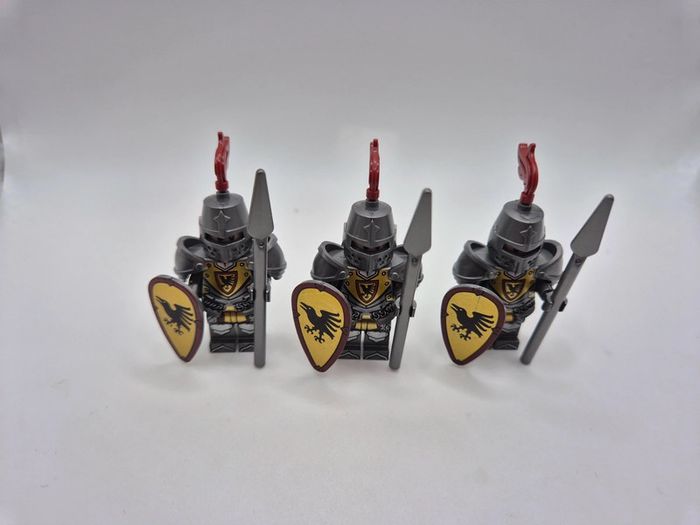 Figurines type lego 3 soldats chevaliers Corbeaux - photo numéro 5