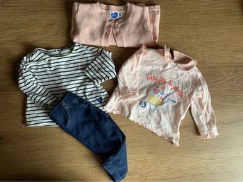 Lot 4 pièces Kiabi tao mots d enfants comme neuf 3 mois
