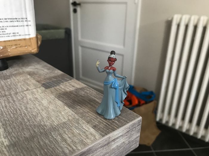 Figurine tiana la princesse et la grenouille