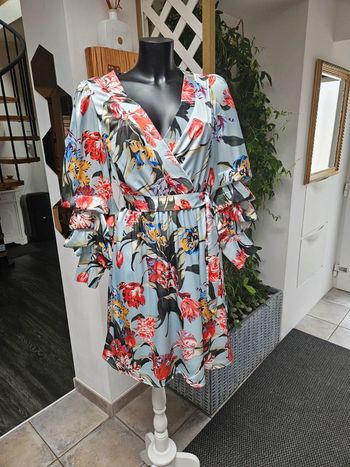 Belcci robe satinée à fleurs taille S/M