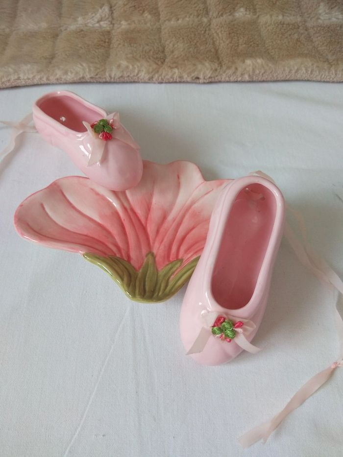 6 Chaussons de danse & vide poche fleur en faïence décoration - photo numéro 2