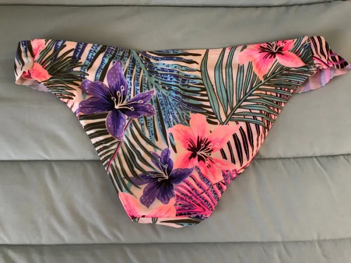 Bas de maillot jamais porté - photo numéro 2