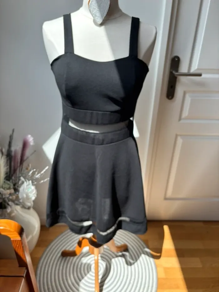 🖤 Robe patineuse noire fines bretelles - Piper & June - T38 - photo numéro 5