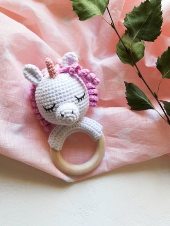 🦄 Hochet Licorne au crochet – Fait main avec amour 🧶🌈