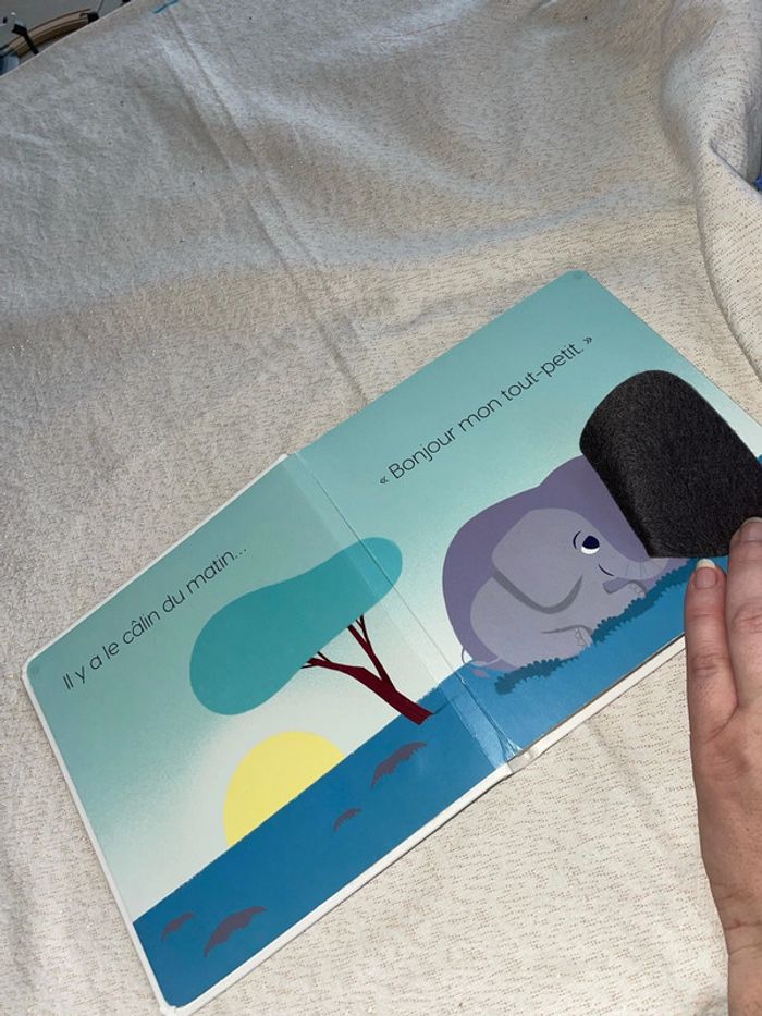 Livre des câlins petit doux neuf - photo numéro 8