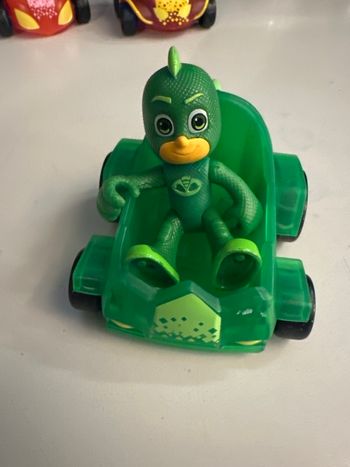 Voiture verte pyjamasque hasbro