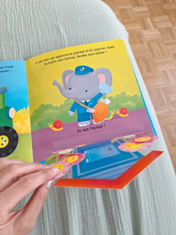 Livre Qui se cache? - photo numéro 4