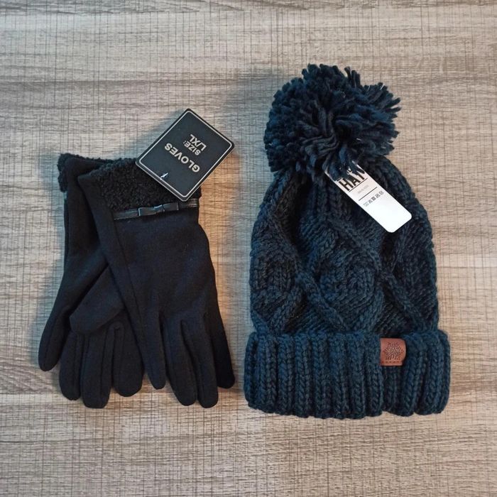 Lot hiver femme bonnet gants neuf