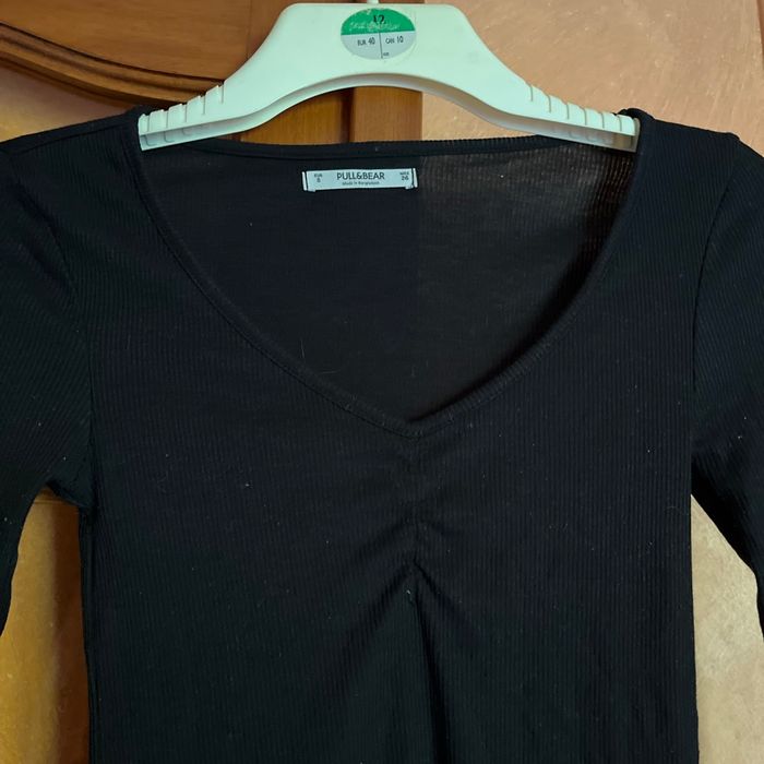 Haut noir pull and bear - photo numéro 2