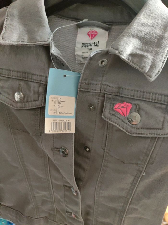 Veste en jean grise neuve 7-8 ans - photo numéro 2