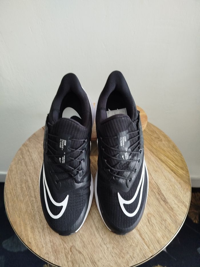 Baskets Nike T 40 - photo numéro 2