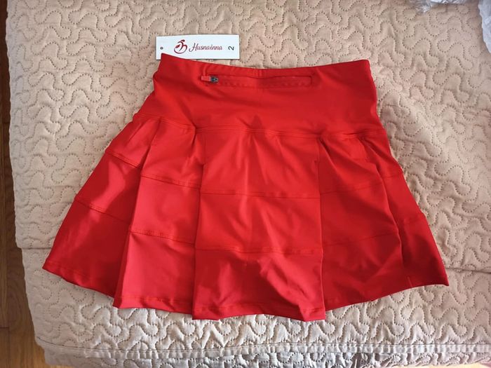 Jupe short. Marque husnainna (991)