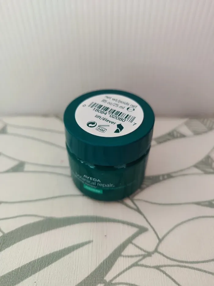 Aveda masque fortifiant et réparateur 25ml  à utiliser 24 mois après ouverture
