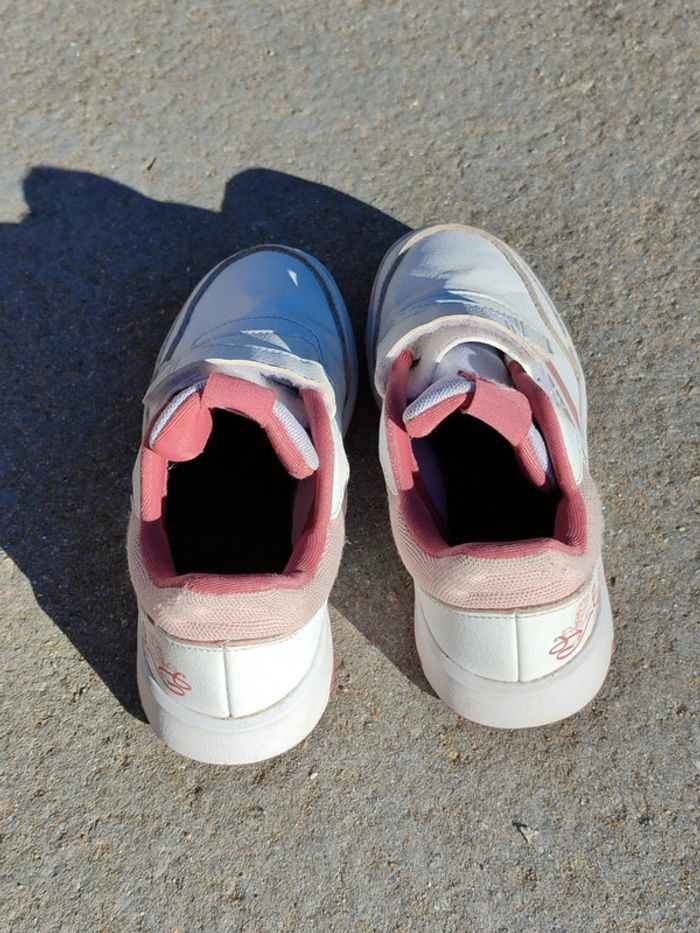 Adidas Minnie pointure 33 - photo numéro 3