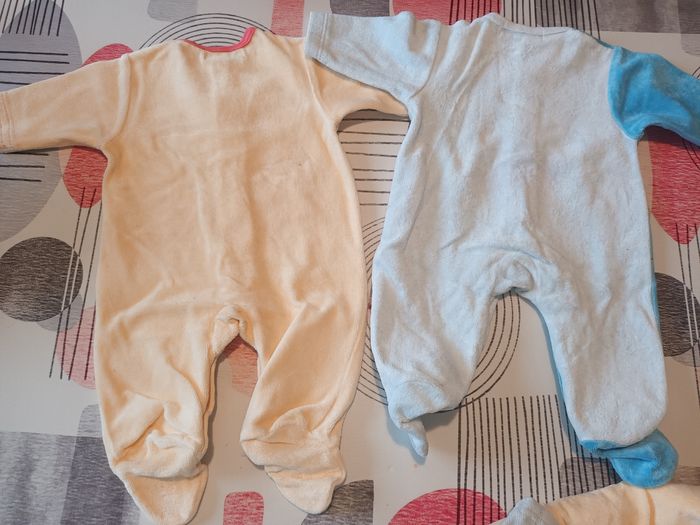 Lot 4 pyjamas qui s'ouvrent devant Taille 1 mois - photo numéro 6