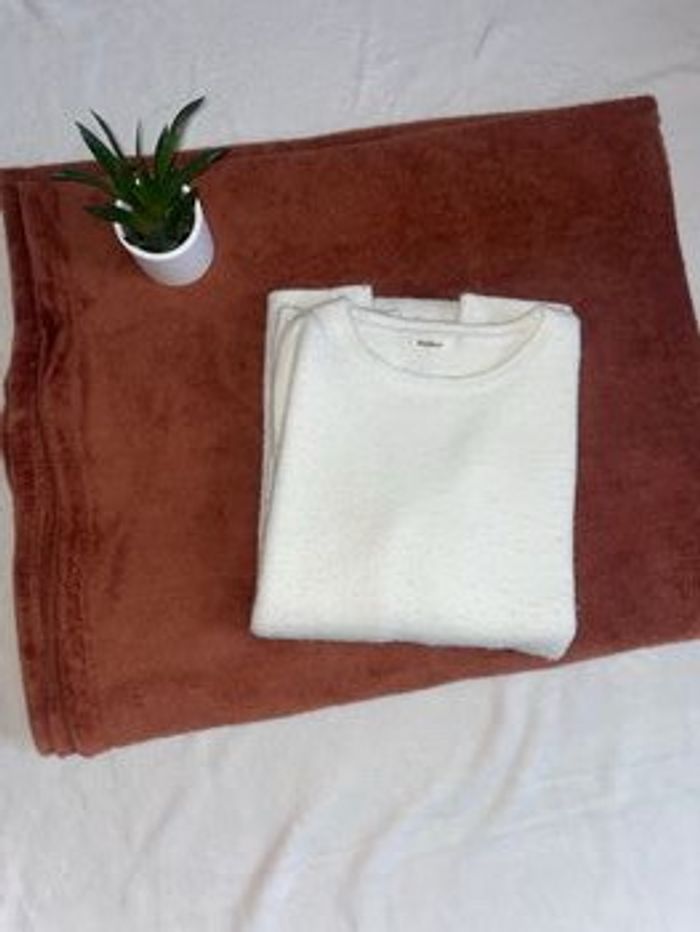 Pull en laine blanc Bizzbee pour le printemps la saison - photo numéro 1