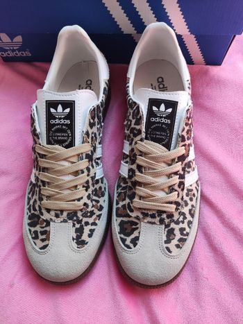 Basket Adidas samba léopard taille 40