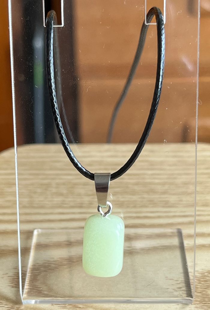 Collier pierre menthe