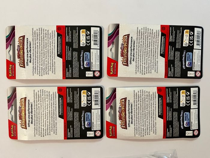 Lot boosters et portfolio Pokémon évolution à Paldea - photo numéro 5