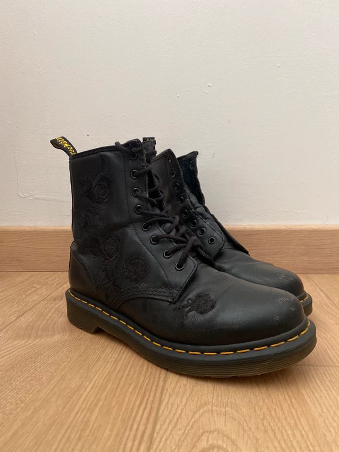 Dr Martens roses noires