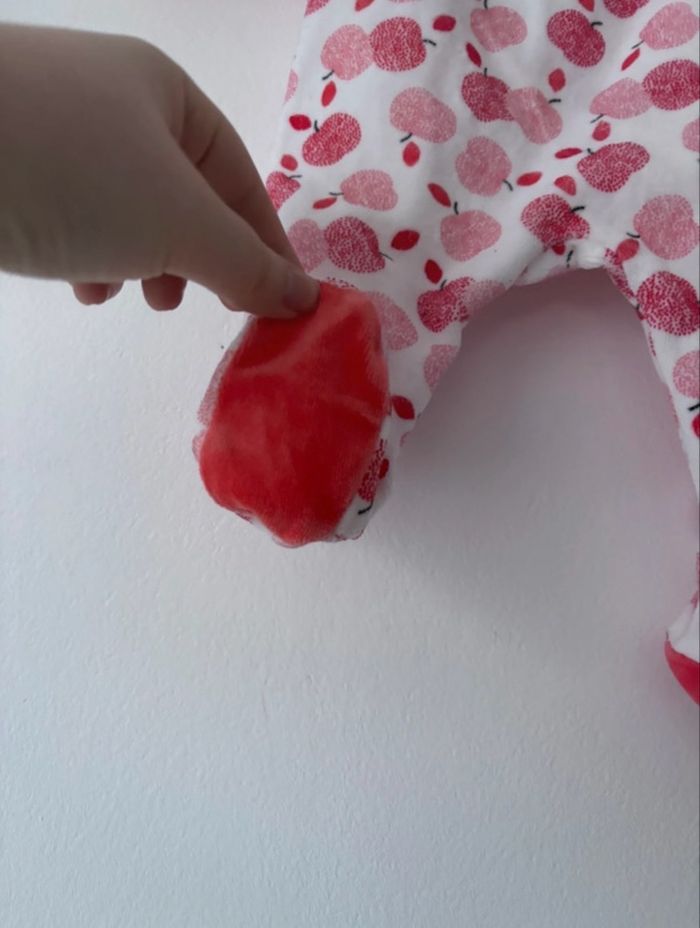 Pyjama. 1 mois - photo numéro 2