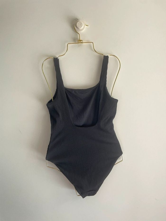Maillot une pièce noir COS texturé dos échancré - photo numéro 2