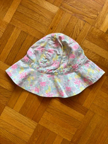 Chapeau Petit Bateau 3-4 ans parfait état
