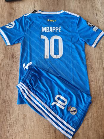 Ensemble football Real Madrid - Mbappe - 10 ans - Taille 26