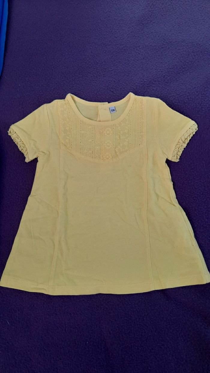Ensemble 2 pièces T-shirt manches courtes et legging. Taille 12 mois. - photo numéro 2